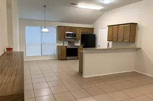 1021 Olivewood Ln, Fort Worth, TX 76140 - Photo 3