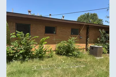 2204 Cloverdale Street, Arlington, TX 76010 - Photo 3