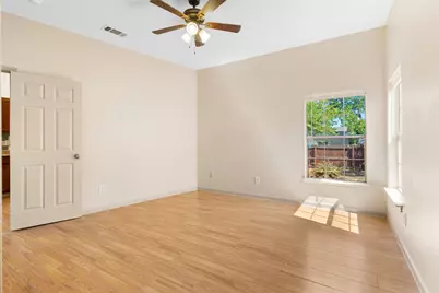 1235 E Leuda Street, Fort Worth, TX 76104 - Photo 11