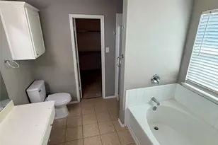 3231 Yeltes, Grand Prairie, TX 75054 - Photo 9