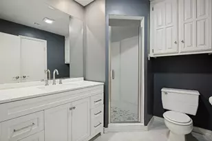 805 Crowley Rd, Arlington, TX 76012 - Photo 17