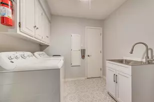 805 Crowley Rd, Arlington, TX 76012 - Photo 25