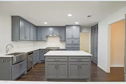 805 Crowley Road, Arlington, TX 76012 - Photo 3