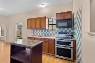 1235 E Leuda St, Fort Worth, TX 76104 - Photo 9