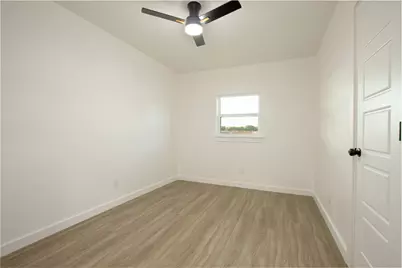 320 SE Gregory Street, Burleson, TX 76028 - Photo 11