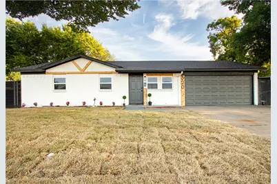 320 SE Gregory Street, Burleson, TX 76028 - Photo 3