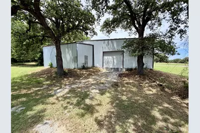 533 Redbird Lane, Bowie, TX 76230 - Photo 23