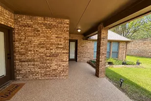 5801 Mira Lago Ln, Arlington, TX 76017 - Photo 13