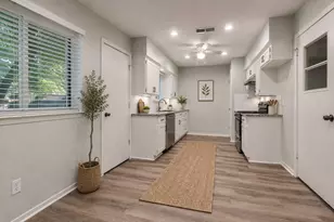 1902 Glenwick Ln, Irving, TX 75060 - Photo 3