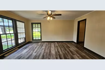 401 E Pine Street, Edgewood, TX 75117 - Photo 5
