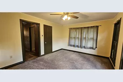 401 E Pine Street, Edgewood, TX 75117 - Photo 13