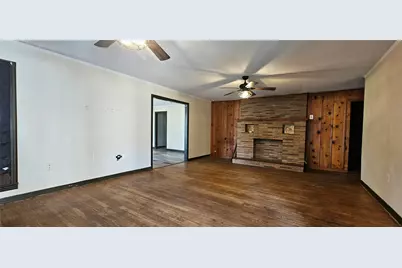 401 E Pine Street, Edgewood, TX 75117 - Photo 3