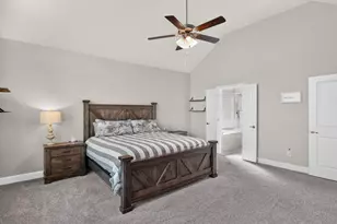 3455 Hidden Holw Dr, Grand Prairie, TX 76065 - Photo 21