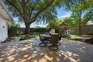 9435 Hunters Creek Dr, Dallas, TX 75243 - Photo 31