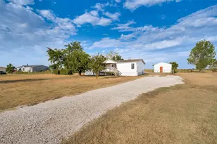603 Co Rd 2133, Valley View, TX 76272 - Photo 1