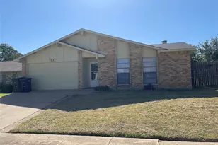 7533 Parkwood Ln, Fort Worth, TX 76133 - Photo 1