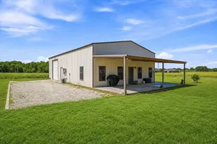 1001 Marigold Ct, Granbury, TX 76049 - Photo 3