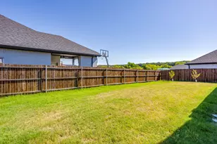 112 Everest Ct, Burleson, TX 76028 - Photo 21