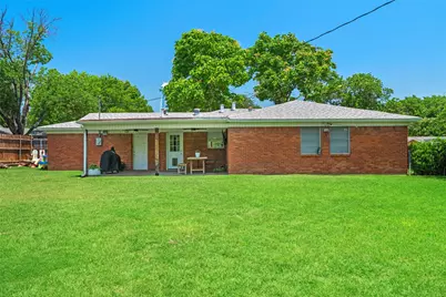8037 Pinewood Drive, Benbrook, TX 76116 - Photo 25