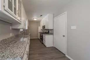 1546 Oakbrook St, Lancaster, TX 75134 - Photo 13