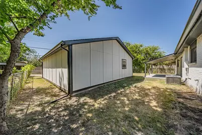 1546 Oakbrook Street, Lancaster, TX 75134 - Photo 37