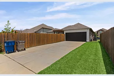 2038 Buttonwood Street, Lancaster, TX 75146 - Photo 27