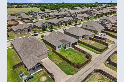 2038 Buttonwood Street, Lancaster, TX 75146 - Photo 31