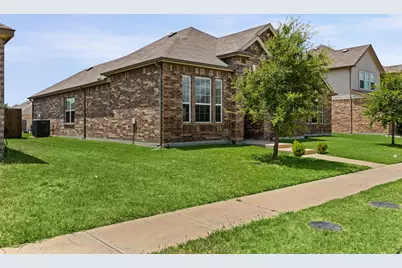 2038 Buttonwood Street, Lancaster, TX 75146 - Photo 5