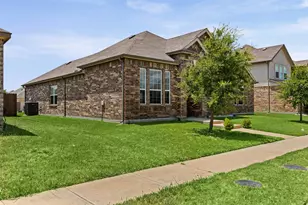 2038 Buttonwood St, Lancaster, TX 75146 - Photo 5