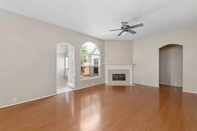 10613 Brandenberg Drive, Frisco, TX 75035 - Photo 9