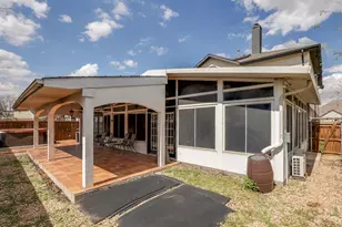 706 Gentry Dr, Arlington, TX 76018 - Photo 5