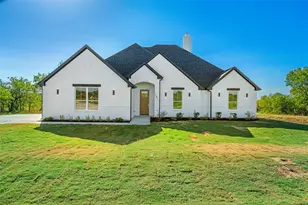 101 Barefoot Bay Blvd, Corsicana, TX 75109 - Photo 1