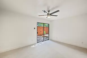 9123 Windcrest Dr, Dallas, TX 75243 - Photo 25