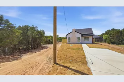 1206 Thicket Court, Granbury, TX 76048 - Photo 5