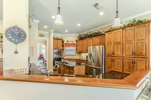 757 Village Green Dr, DeSoto, TX 75115 - Photo 5