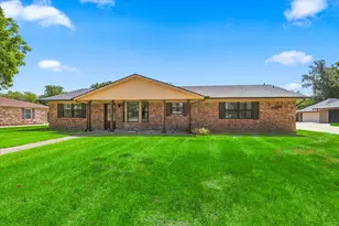 208 Diane Dr, Sanger, TX 76266 - Photo 1