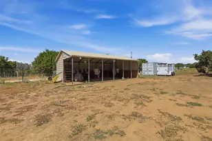 328 Ridge Dr N, Cleburne, TX 76033 - Photo 25