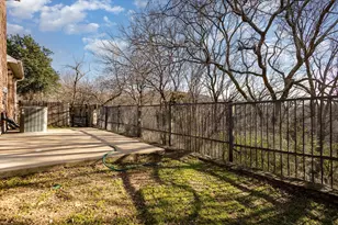 7920 Glenway Dr, Dallas, TX 75249 - Photo 29