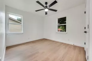 1646 Jackson St, Grand Prairie, TX 75051 - Photo 9