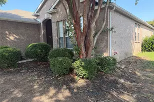 10613 Lansdowne Ln, Rowlett, TX 75089 - Photo 3