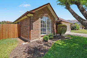 6017 Hilltop Dr, Watauga, TX 76148 - Photo 3