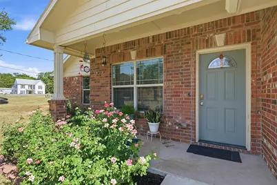 305 E Bonham, Tom Bean, TX 75489 - Photo 3