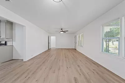 903 E Avenue C, Valley Mills, TX 76689 - Photo 5
