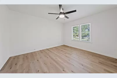 903 E Avenue C, Valley Mills, TX 76689 - Photo 15