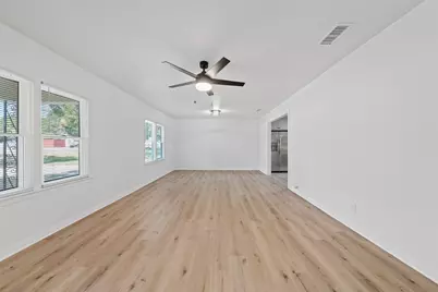 903 E Avenue C, Valley Mills, TX 76689 - Photo 3