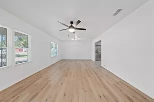 903 E Ave C, Valley Mills, TX 76689 - Photo 3