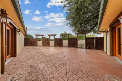 6401 Rock Creek Road, Waco, TX 76708 - Photo 27