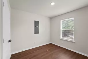 2208 Sayle St, Greenville, TX 75401 - Photo 11