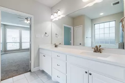 813 Warwick Boulevard, Lewisville, TX 75056 - Photo 15