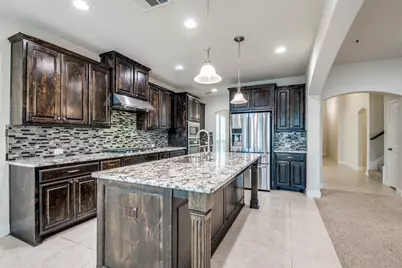 813 Warwick Boulevard, Lewisville, TX 75056 - Photo 9